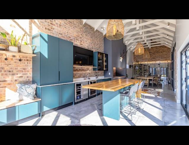 5 BEDROOM FREEHOLD FOR SALE IN MIDSTREAM HEIGHTS